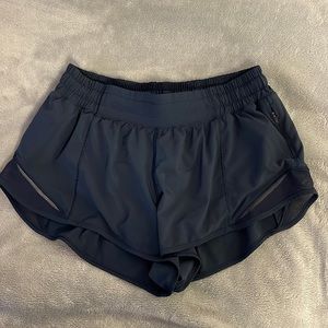 Lululemon Hotty Hot 2.5 Shorts